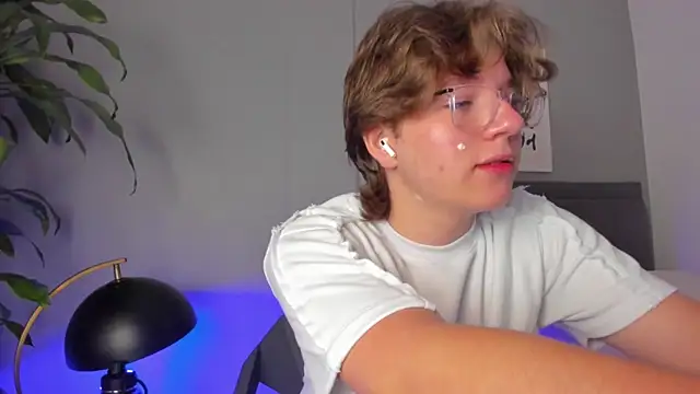 LucasMoraless online show from 05/29/26, 02:12