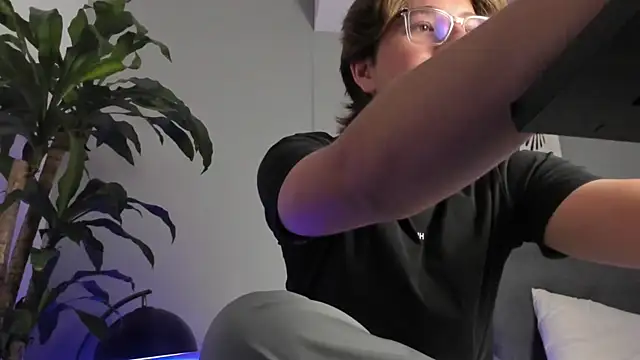 LucasMoraless online show from 05/25/26, 01:21