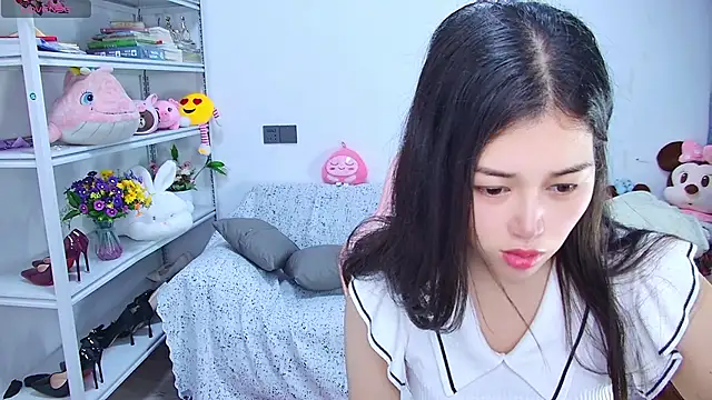 Snapshot of QinQin-888 chatting on 06/14/26, 11:06 QinQin-888 online show from 06/14/26, 11:06