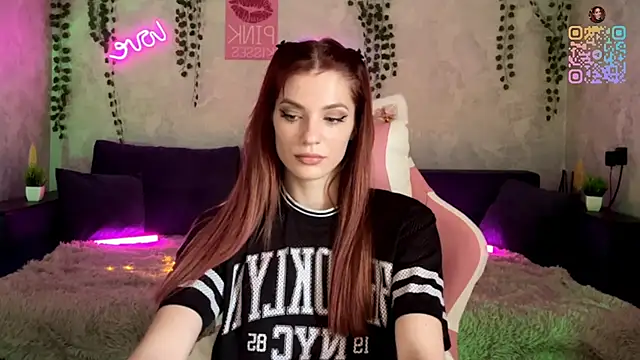 Snapshot of Angelina_Charm_ chatting on 05/19/26, 06:53 Angelina Charm online show from 05/19/26, 06:53