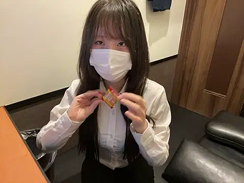 Snapshot of miniminimo_o chatting on 06/20/26, 10:09 miniminimo o online show from 06/20/26, 10:09