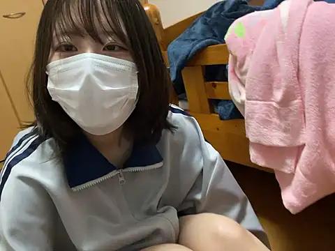 Snapshot of miniminimo_o chatting on 05/24/26, 11:32 miniminimo o online show from 05/24/26, 11:32