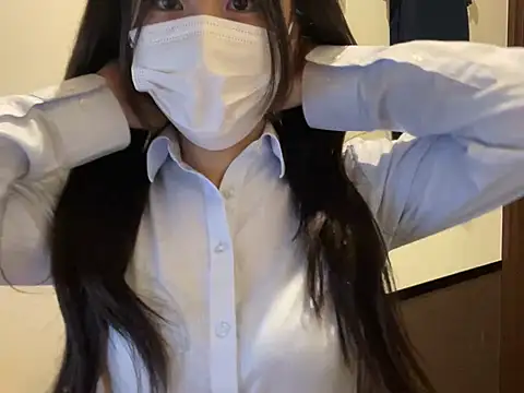 Snapshot of miniminimo_o chatting on 06/15/26, 10:26 miniminimo o online show from 06/15/26, 10:26