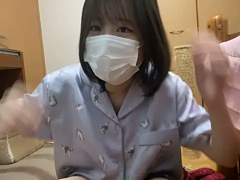 Snapshot of miniminimo_o chatting on 05/29/26, 01:22 miniminimo o online show from 05/29/26, 01:22