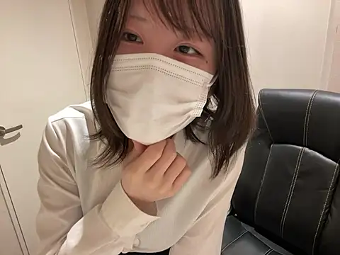 Snapshot of miniminimo_o chatting on 06/02/26, 10:26 miniminimo o online show from 06/02/26, 10:26