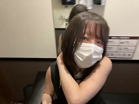 Snapshot of miniminimo_o chatting on 06/19/26, 10:21 miniminimo o online show from 06/19/26, 10:21
