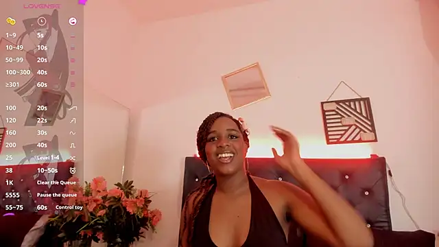 Snapshot of Bella_Roussee chatting on 05/28/26, 12:22 Bella Roussee online show from 05/28/26, 12:22