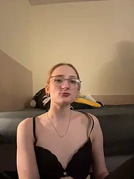 Snapshot of LauraundSteve_ chatting on 07/15/26, 08:49 LauraundSteve online show from 07/15/26, 08:49