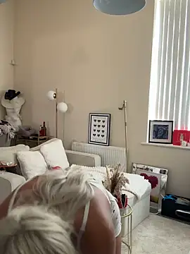 Blondiepeachx online show from 06/07/26, 11:15