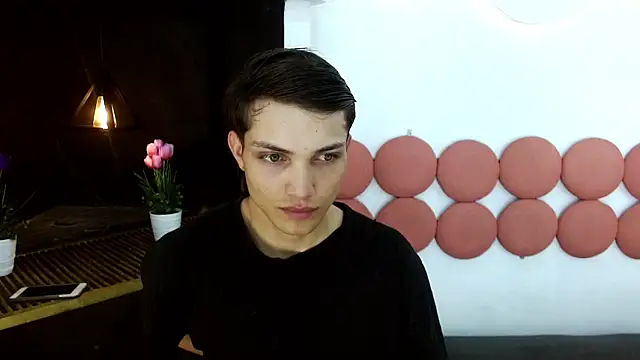 MaxxLouis online show from 05/26/26, 07:45