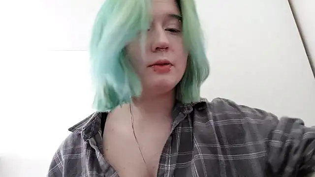 HunXena online show from 05/20/26, 04:04