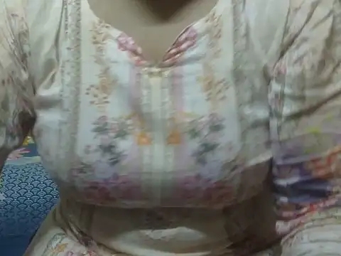 Snapshot of Begum_jan93 chatting on 06/28/26, 04:24 Begum jan93 online show from 06/28/26, 04:24