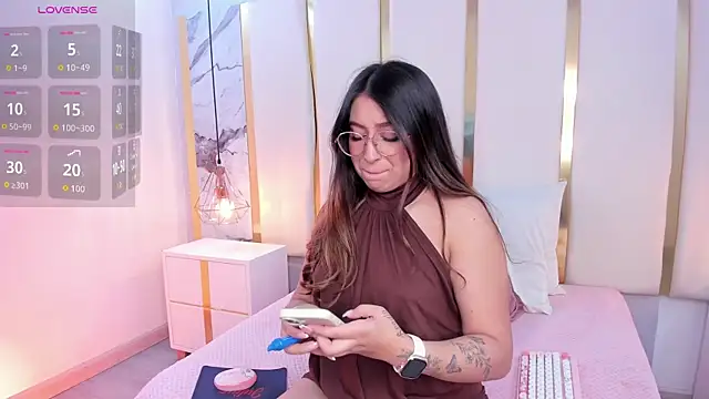 KamilaVegga online show from 07/04/26, 11:05
