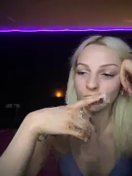 ElsaSnowxox online show from 05/29/26, 10:27