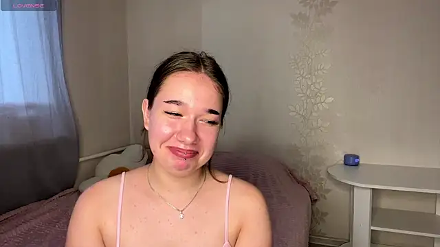Snapshot of JanellSanschagrin chatting on 07/18/26, 11:41 JanellSanschagrin online show from 07/18/26, 11:41