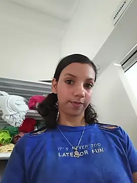 Snapshot of DaliaKhemu chatting on 06/21/26, 12:33 DaliaKhemu online show from 06/21/26, 12:33