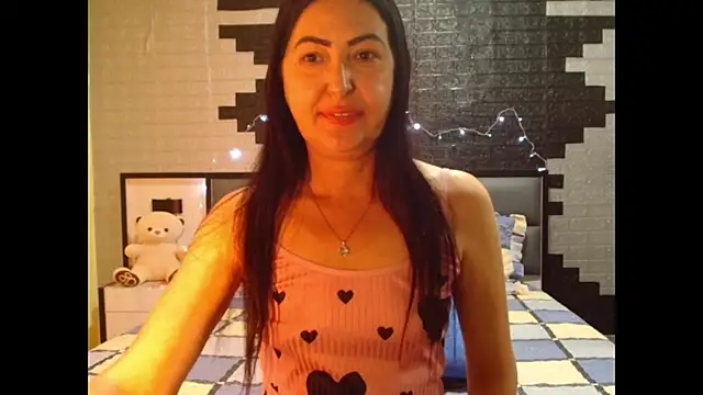 Snapshot of Ada_Vera chatting on 05/17/26, 05:02 Ada Vera online show from 05/17/26, 05:02
