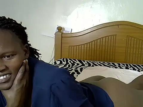 Snapshot of Sexxyfrey chatting on 05/18/26, 04:12 Sexxyfrey online show from 05/18/26, 04:12