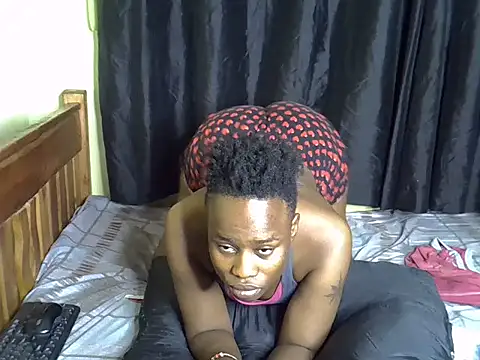 Snapshot of Afriqkuin chatting on 05/19/26, 01:56 Afriqkuin online show from 05/19/26, 01:56