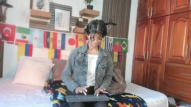 Snapshot of Evaa_campbell chatting on 06/16/26, 12:16 Evaa campbell online show from 06/16/26, 12:16