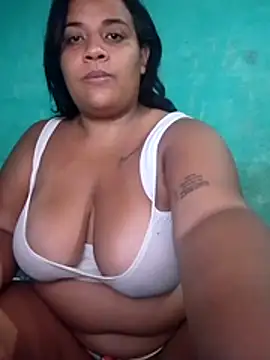 Snapshot of sexy-latina24u chatting on 05/18/26, 04:01 sexy-latina24u online show from 05/18/26, 04:01