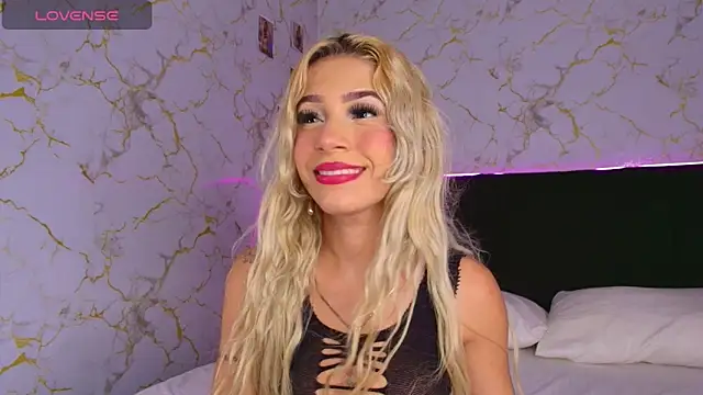 cinniaa  online show from 06/20/26, 01:43