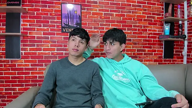 Hoot boyss  online show from 05/22/26, 07:45