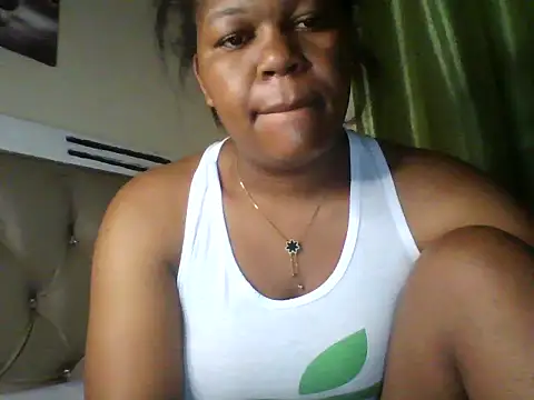Snapshot of sexy_dove chatting on 05/28/26, 03:25 sexy dove online show from 05/28/26, 03:25