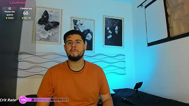 Snapshot of Ryan_evannss_ chatting on 06/19/26, 12:00 Ryan evannss online show from 06/19/26, 12:00
