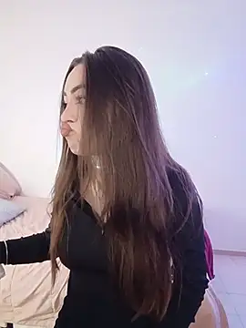 paariiss  online show from 05/17/26, 10:32