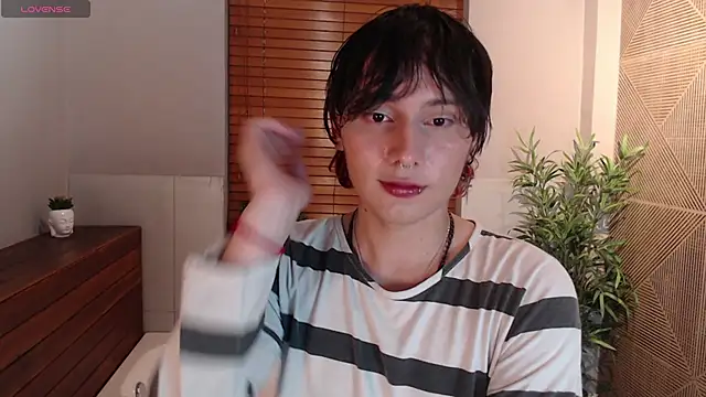 Snapshot of Brunodeluca_ chatting on 05/22/26, 08:18 Brunodeluca online show from 05/22/26, 08:18