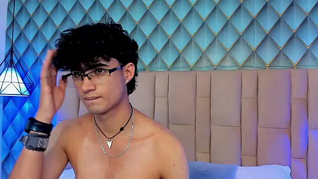 Sofia-Ethan online show from 06/26/26, 07:20