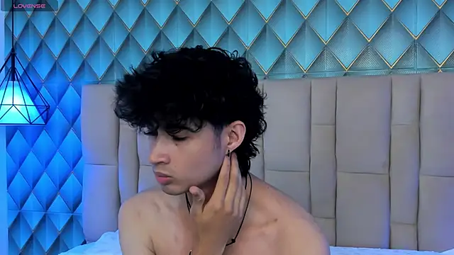 Sofia-Ethan online show from 05/27/26, 06:15