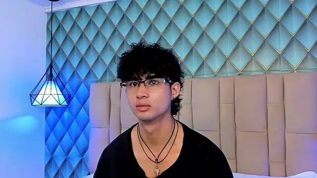 Sofia-Ethan online show from 05/31/26, 01:28