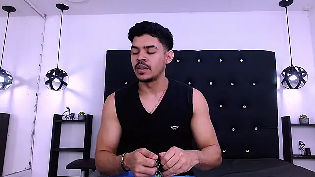 Snapshot of Dannesh_ chatting on 07/11/26, 04:13 Dannesh online show from 07/11/26, 04:13