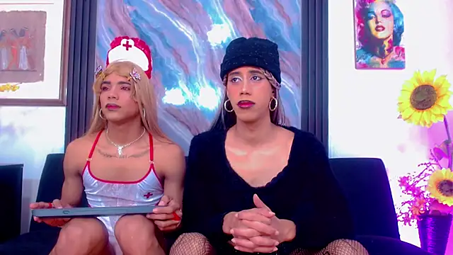 Elena and Julian online show from 05/28/26, 07:09