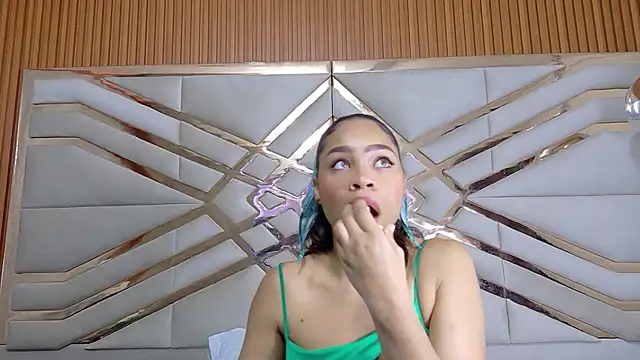 Snapshot of thinsamathagirl chatting on 07/12/26, 12:17 thinsamathagirl online show from 07/12/26, 12:17