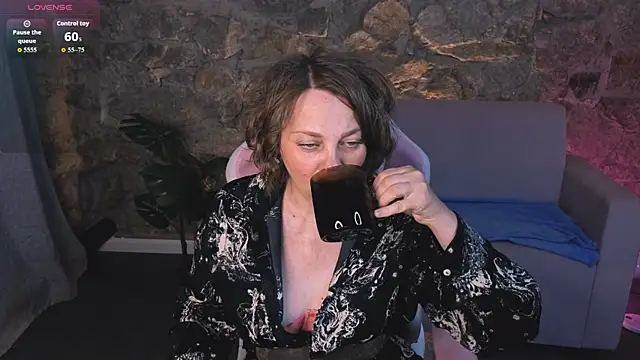 Snapshot of LiliaLawson chatting on 07/01/26, 12:55 LiliaLawson online show from 07/01/26, 12:55