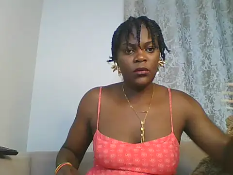 Snapshot of dollface_bela chatting on 06/24/26, 10:47 dollface bela online show from 06/24/26, 10:47