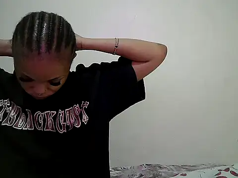 Miss rihanna online show from 05/20/26, 03:47