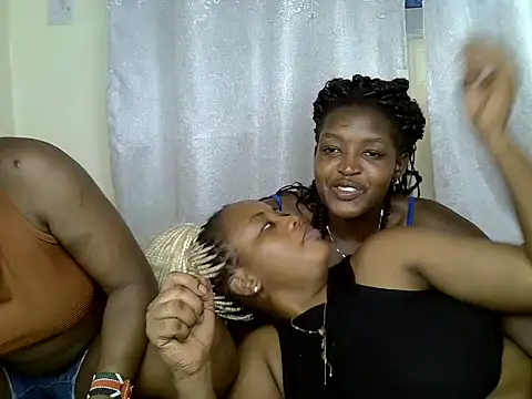 Snapshot of Lorainebabes chatting on 06/06/26, 02:28 Lorainebabes online show from 06/06/26, 02:28
