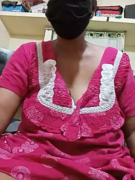 Snapshot of Ramya111_Tamil chatting on 07/21/26, 04:14 Ramya111 Tamil online show from 07/21/26, 04:14