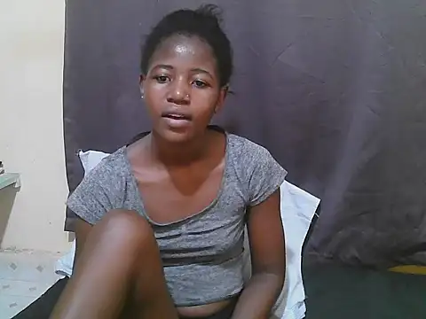 Snapshot of Sweet-tatiana chatting on 06/21/26, 09:31 Sweet-tatiana online show from 06/21/26, 09:31