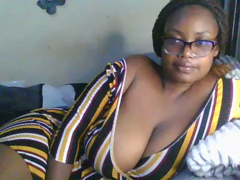 Snapshot of Sexy-Mish chatting on 06/02/26, 04:01 Sexy-Mish online show from 06/02/26, 04:01