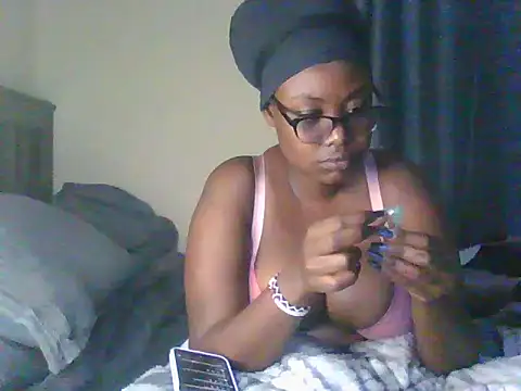 Snapshot of Sexy-Mish chatting on 06/18/26, 03:38 Sexy-Mish online show from 06/18/26, 03:38