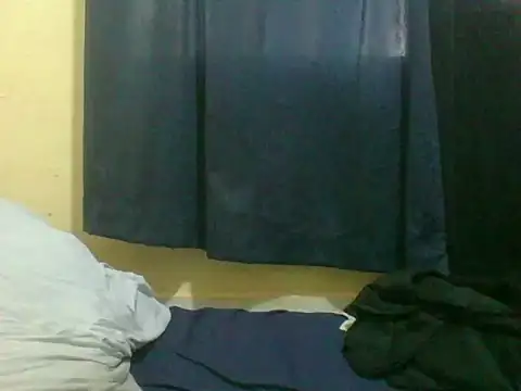 Snapshot of naughty-slender chatting on 05/21/26, 07:28 naughty-slender online show from 05/21/26, 07:28