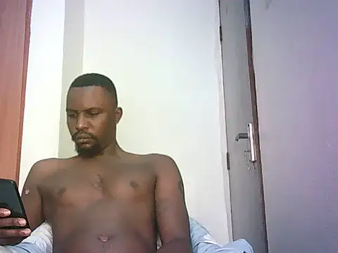 Snapshot of Uncut_EBONY chatting on 06/20/26, 06:18 Uncut EBONY online show from 06/20/26, 06:18