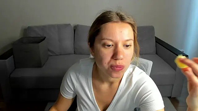 Snapshot of Shakira_Lux chatting on 06/16/26, 08:36 Shakira Lux online show from 06/16/26, 08:36