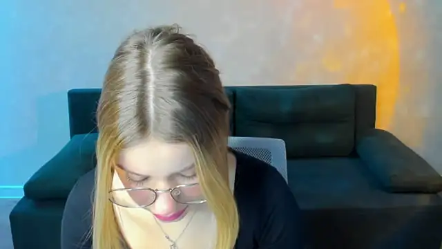 Shakira Lux online show from 05/21/26, 01:14
