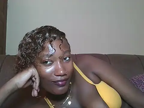 misspretty001 online show from 06/20/26, 01:38